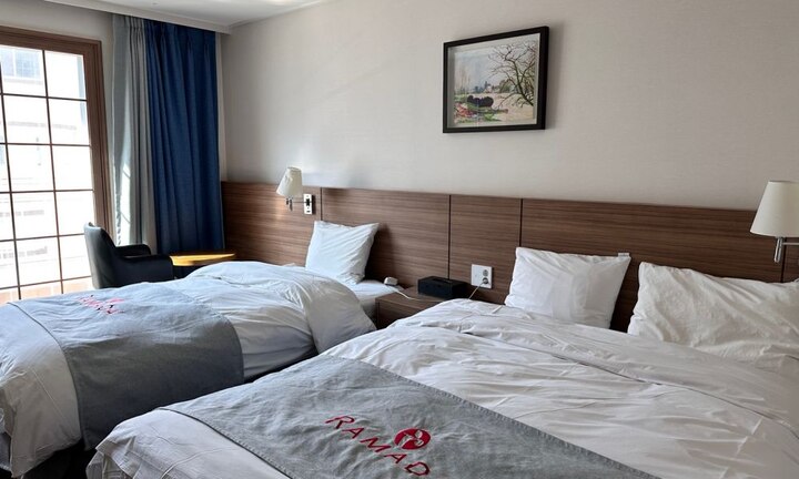 room detail thumbnail 0