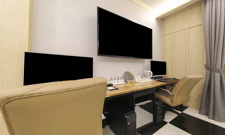 room detail thumbnail 2