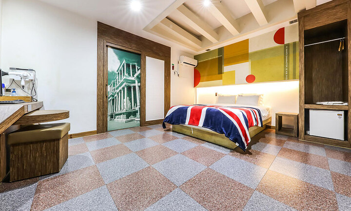 room detail thumbnail 0