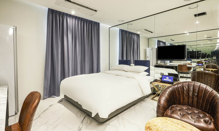 room detail thumbnail 0