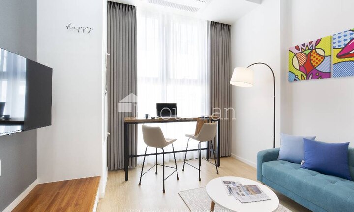 room detail thumbnail 2