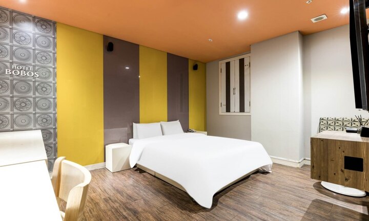 room detail thumbnail 0