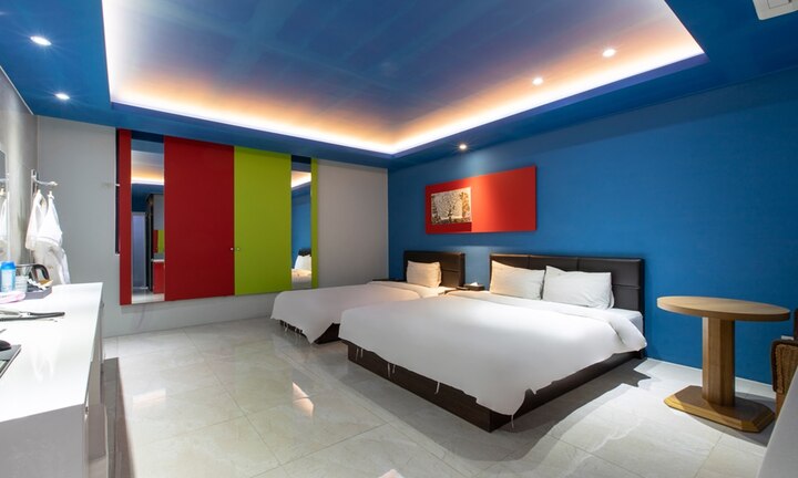 room detail thumbnail 0