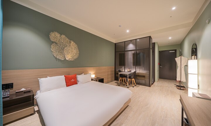room detail thumbnail 1