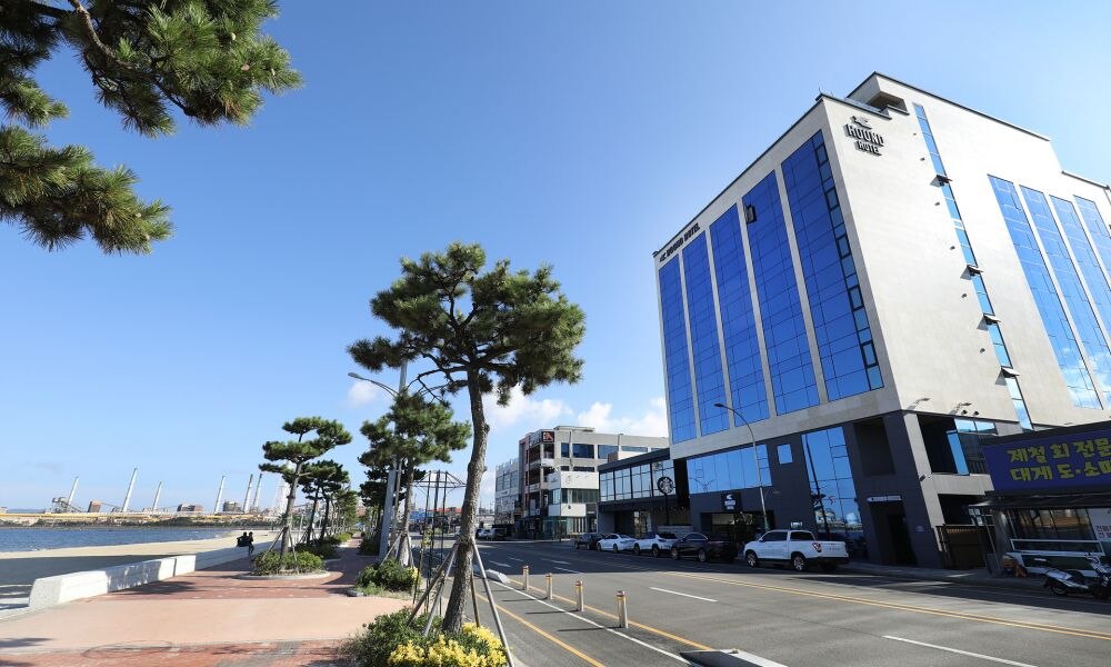 포항 하운드호텔 송도해수욕장점 외관